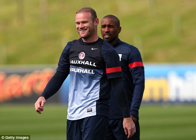 Lên tuyển Anh, Rooney tập luyện như… trâu
