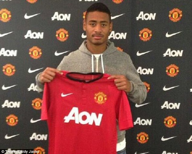 
	Saidy Janko bản hợp đồng thứ 3 của Man United