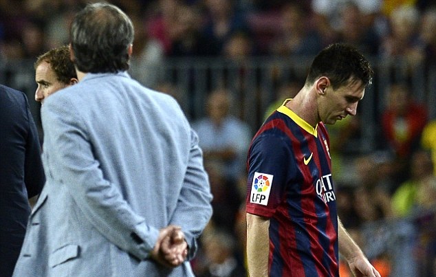 Phải rời sân thay người, Messi thái độ ra mặt 