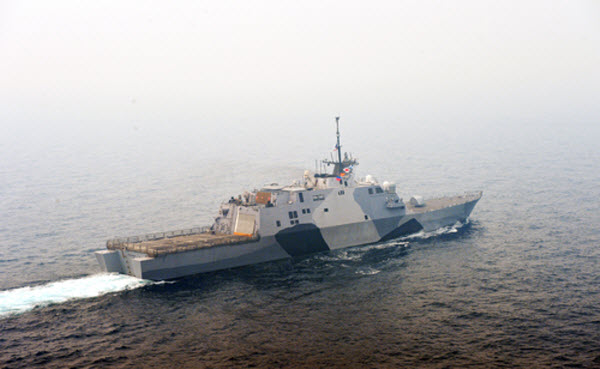 Tàu chiến đấu tuần duyên USS Freedom.