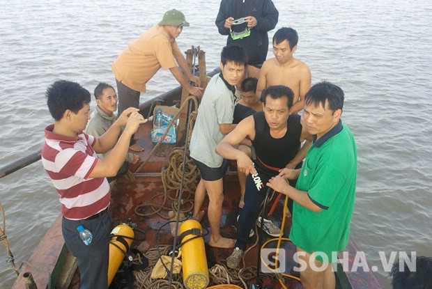 Đến nay, mọi công tác tìm kiếm xác chị Huyền vẫn đang tích cực triển khai