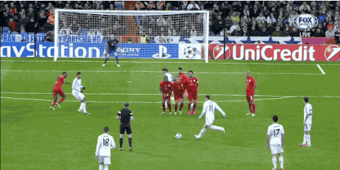  	Xem lại cú đá phạt của Bale