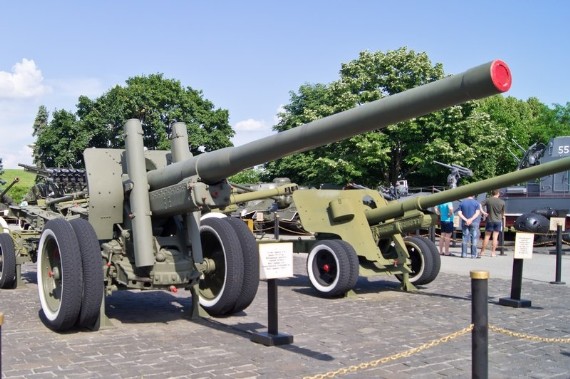 Thăm bảo tàng quân sự ở Kiev