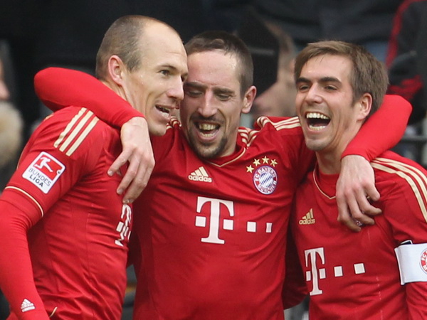 
	HLV Arsene Wenger nhận định phần trăm chiến thắng của Bayern cao hơn Dortmund