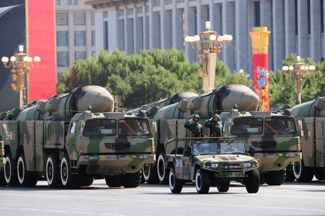 Các hệ thống tên lửa tầm xa có vai trò quan trọng trong chiến lược A2/AD của Trung Quốc.