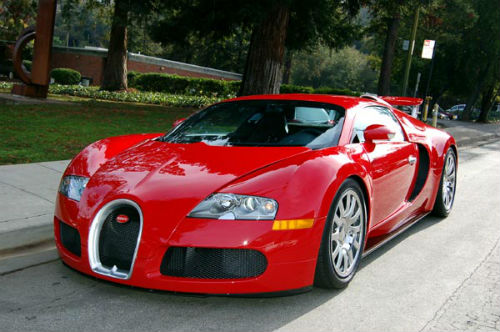	Bugatti Veyron.