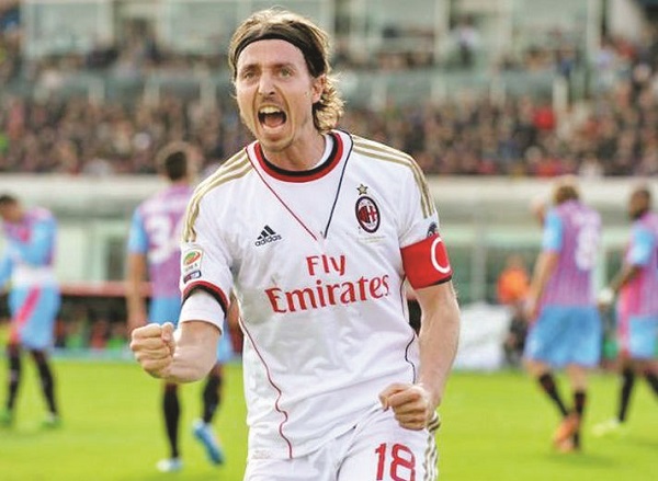  	Montolivo ghi bàn thắng đầu tiên cho Milan mùa này.