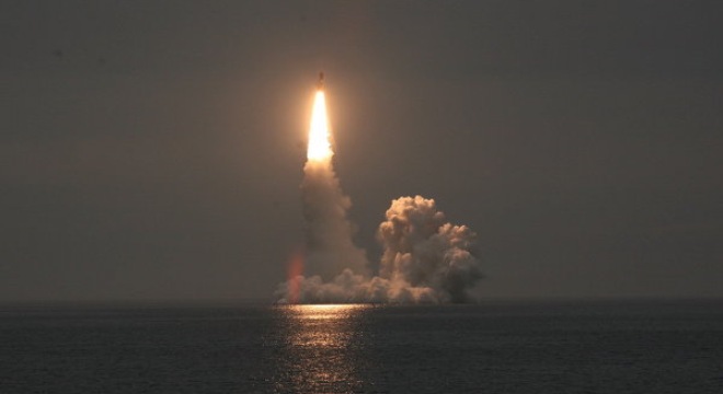 Một vụ phóng thử tên lửa đạn đạo liên lục địa Bulava.