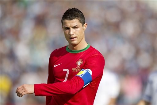 
	Chiếc áo số 7 ở tuyển BĐN của Ronaldo đã được nhượng sang cho Vieirinha