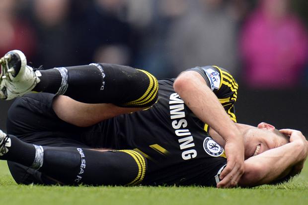 
	Terry dính chấn thương trên sân Villa Park