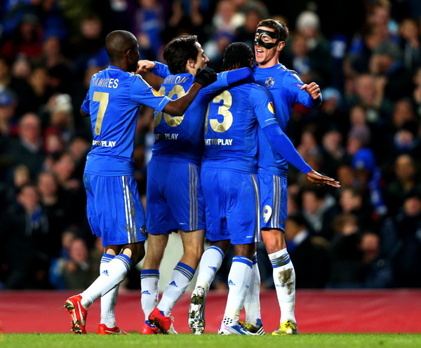 
	Torres vừa lập 1 cú đúp cho Chelsea tại sân chơi Europa League