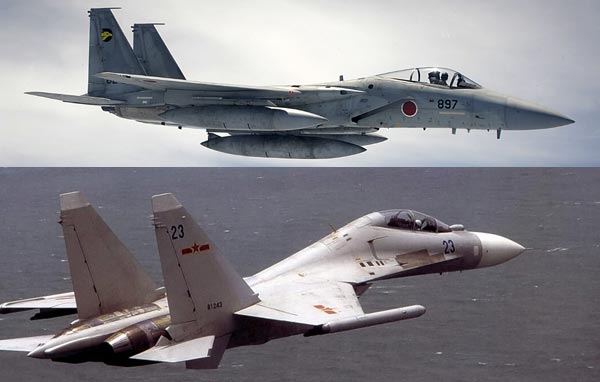 Xét về đặc tính kỹ chiến thuật  F-15J của Nhật Bản(ở trên) và Su-30MK2 của Trung Quốc(ở dưới) không có nhiều sự khác biệt.