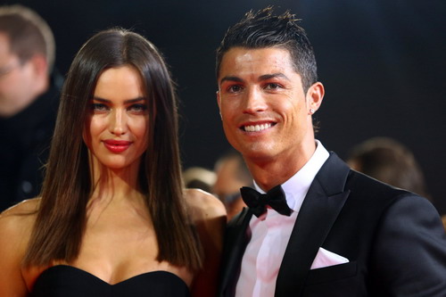 Siêu mẫu nước Anh tố cáo Cris Ronaldo tội quấy rối