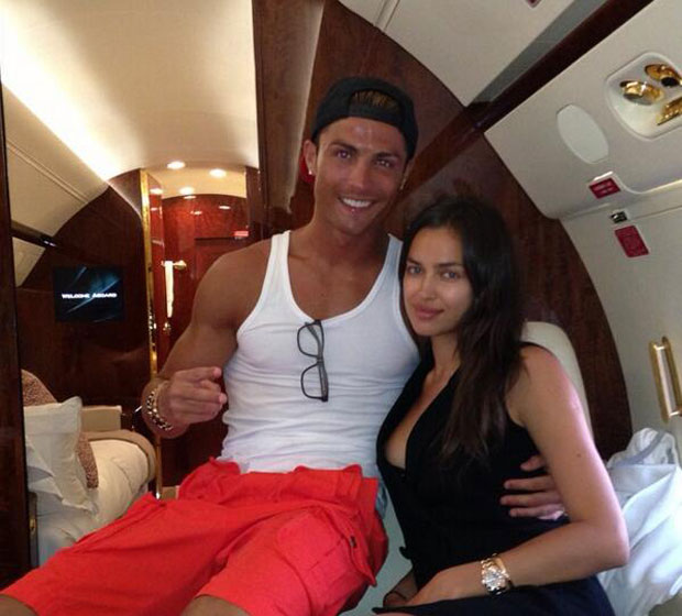 	Cris Ronaldo đưa bạn gái đến Bali