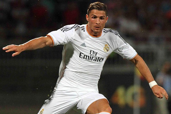 	Báo giới TBN tiết lộ Ronaldo đã đồng ý gia hạn hợp đồng với Real