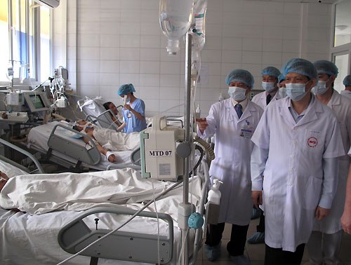 
	Lãnh đạo Bộ Y tế đã kiểm tra công tác phòng chống dịch bệnh cúm A/H7N9 tại Bệnh viện Bệnh Nhiệt đới Trung ương - ngày 6/4
