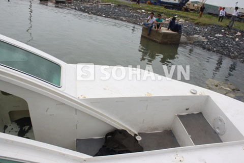 	Một ba lô của hành khách vẫn còn để lại trên con tàu bị chìm