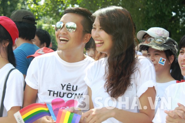Hà Nội: Hơn 300 người đạp xe ủng hộ người đồng tính
