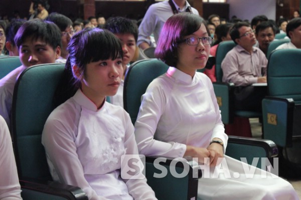 17 thủ khoa ĐH Y vui mừng đón Phó Thủ tướng Nguyễn Thiện Nhân