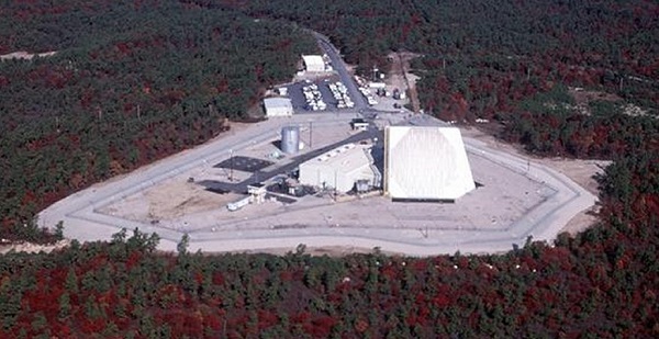 
	Hệ thống radar AN/FPS-115 PAVE PAWS tại Căn cứ Không quân Cape Cod, bang Massachusetts, Mỹ