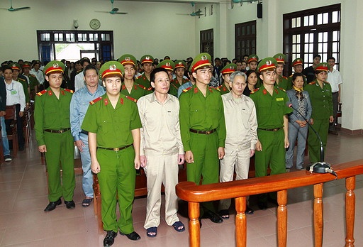 
	Quang cảnh phiên tòa