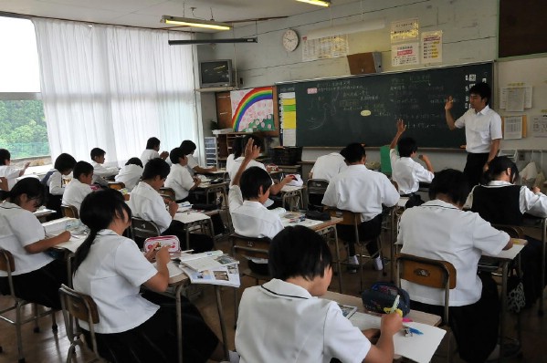 Một tiết học của học sinh tiểu học ở Nhật. Ngay từ nhỏ, trẻ được dạy cách tự lập và tính quyết đoán.