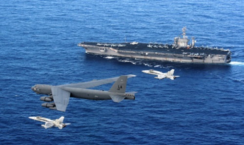 Một biên đội tàu sân bay xuất phát từ căn cứ Guam.