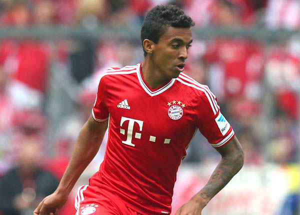 
	Tiền vệ Luiz Gustavo