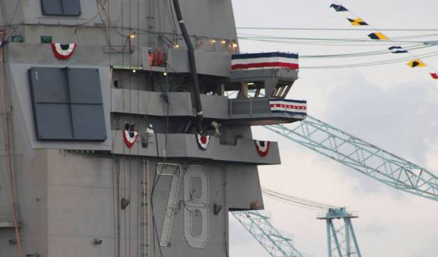 Tàu sân bay USS Gerald R.Ford được trang trí trước lễ hạ thủy.