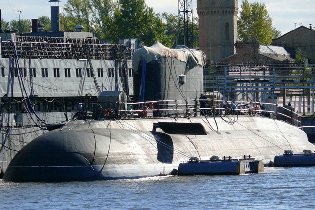 Theo tiết lộ của Tổng Giám đốc nhà máy đóng tàu Admiralty Verfi, tàu ngầm Kilo HQ-184 Hải Phòng sẽ bắt đầu thử nghiệm khả năng vận hành vào tháng 11 tới.