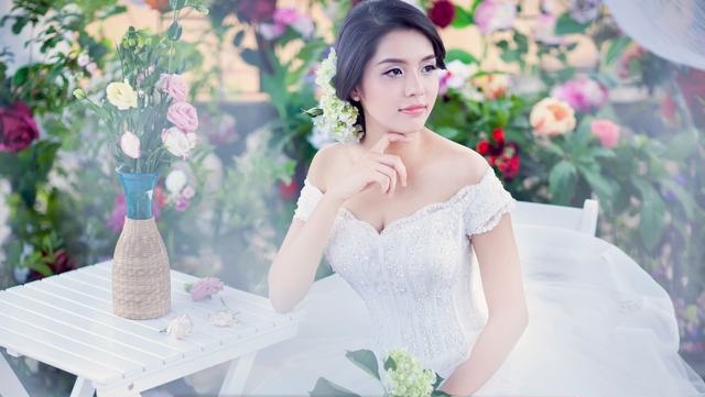 5 cô dâu sinh viên xinh đẹp nhất Hà Thành