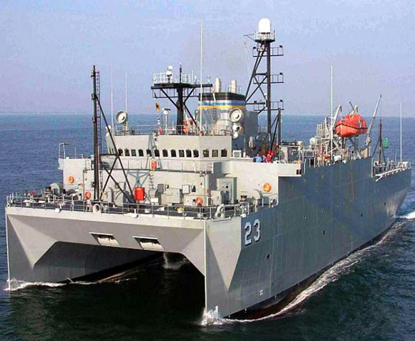USNS Empeccabe được xem là một trong những tàu yên tĩnh nhất (ngoài tàu ngầm) của Hải quân Mỹ do đã áp dụng kết cấu kiểu song thể (hai thân). Thiết bị dò tìm chính của tàu USNS Empeccable gồm có hai hệ thống định vị thủy âm gắn trên cáp kéo rê phía sau tàu (towed array sonar) chủ động và bị động.