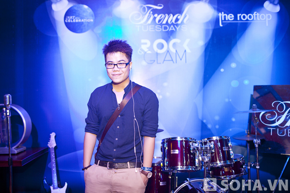 	Cũng xuất hiện tại buổi biểu diễn của Thảo Trang với vai trò là khán giả còn có ca sĩ Đinh Mạnh Ninh.