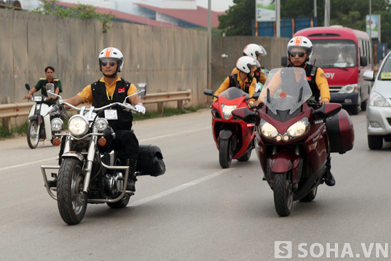 
	2 chiếc xe phân khối lớn Kawasaki Vulcan và Concour.