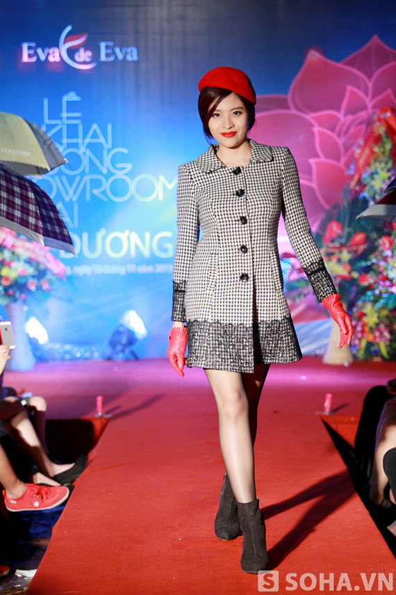 
	Ngôi sao người mẫu tương lai 2012 Phan Hoàng Thu.