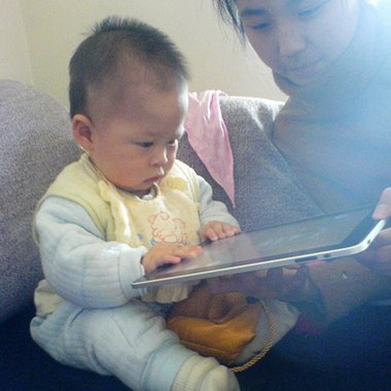 Báo động thực trạng nghiện iPad ở trẻ em