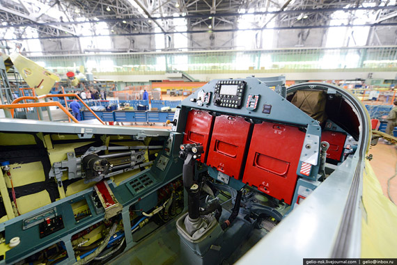 Đột nhập nhà máy sản xuất Su-30 và Yak-130 Irkut