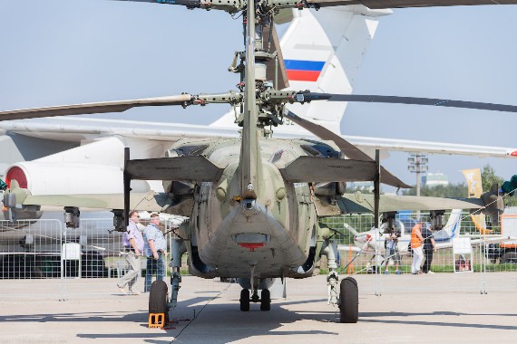 
	Ka-52 trang bị hai động cơ turbo Klimov TV3-117VK công suất 1.863 kW cho phép nó đạt tốc độ 270km/h, trần bay 5.500m và tầm hoạt động lên tới 545km.