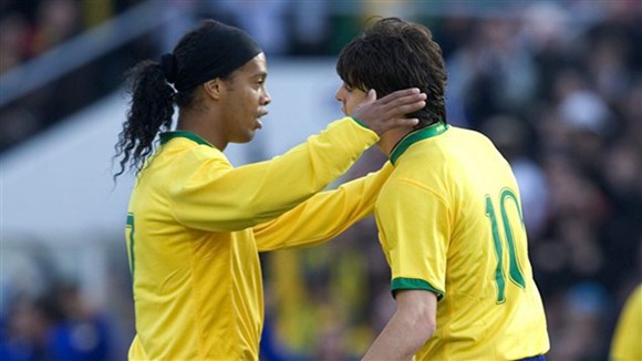 
	Dinho và Kaka hết cơ hội dự World Cup 2014