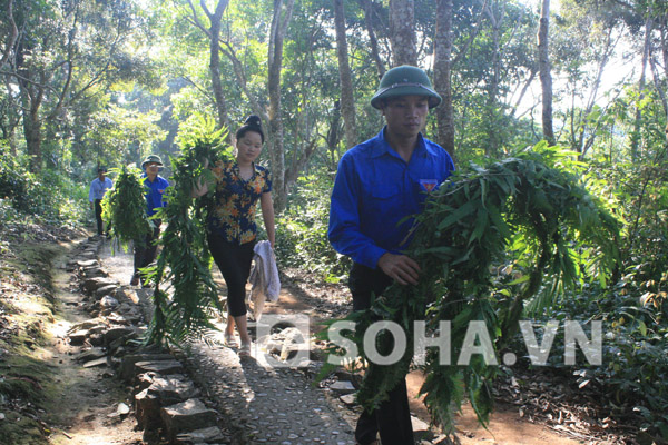 Trên đoạn đường dài gần 1km dẫn tới nơi ăn nghỉ của Đại tướng tại đây, mang theo những 