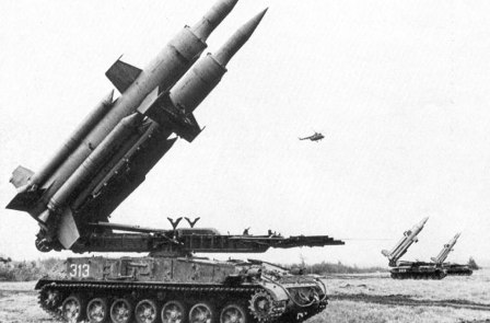 Triều Tiên được cho là sở hữu số lượng không xác định hệ thống tên lửa phòng không tầm trung – cao 2K11 Krug (NATO định danh là SA-4). Đây là hệ thống phòng không tính cơ động cao với các thành phần (radar, tên lửa) đặt trên xe bánh xích hoặc xe bánh lốp. Ảnh minh họa