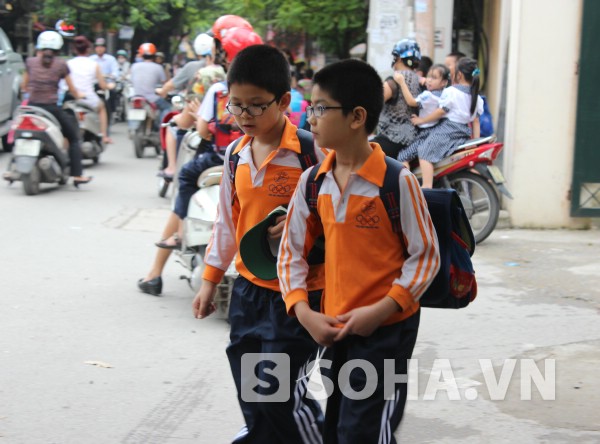 Đồng phục thể dục của Trường Tiểu học Nguyễn Trãi (Thanh Xuân, Hà Nội).
