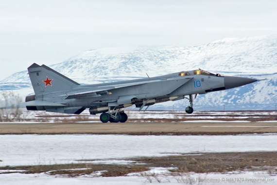 Xem MiG-31, Tu-134, Il-76 của Nga diễn tập không báo trước