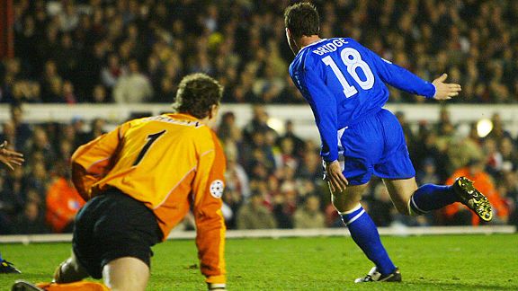  	Wayne Bridge ăn mừng bàn thắng vào lưới Arsenal - Ảnh: Getty