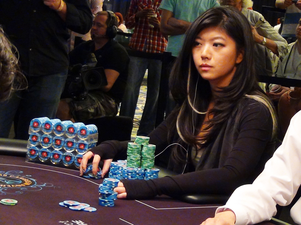  	Tháng 2/2011, Xuan Liu đã có mặt trong làng poker quốc tế bằng cách tham gia vào giải poker thế giới lần thứ 9 tại Venice. Cô về vị trí thứ 3 trong giải poker Châu Âu vào 2 tháng sau đó với số tiền thưởng lên tới 524.705 USD. Tháng 1 năm 2012, cô về vị trí thứ 4 tại giải PokerStars Caribbean với số tiền thưởng 600.000 USD. Cho đến nay cô đã giành được 1.400.000 USD trong các giải đấu trực tiếp và 300.000 USD cho giải đấu trực tuyến.