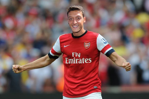	Bây giờ, Mesut Ozil lại đang tâng bốc Premier League và xem nhẹ La Liga