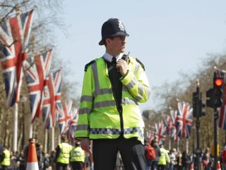 
	Cảnh sát Anh tăng cường lực lượng đảm bảo an ninh cho giải London Marathon - Ảnh: Reuters