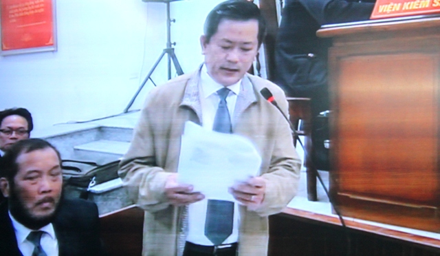 Luật sư Trần Đình Triển tại phiên xử