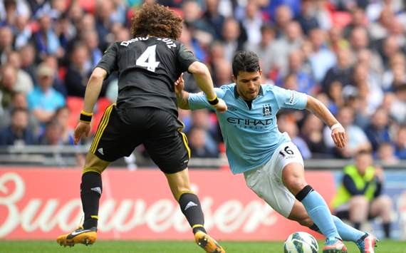 
	Luiz đòi Aguero xin lỗi vì pha vào bóng thô bạo của mình