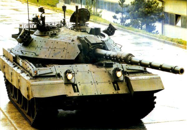Xe tăng M-55S1 nguyên mẫu của xe tăng chiến đấu chủ lực nâng cấp T-55M3 của Việt Nam.